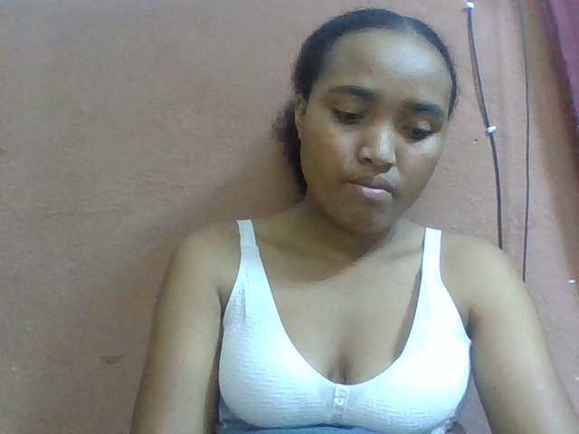 Honorine1a live cam on BongaCams