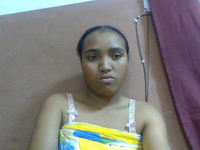 Honorine1a live cam on BongaCams