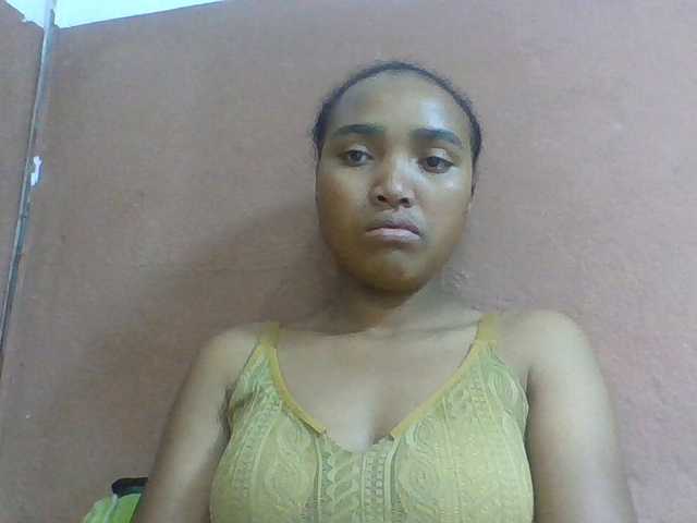 Honorine1a live cam on BongaCams