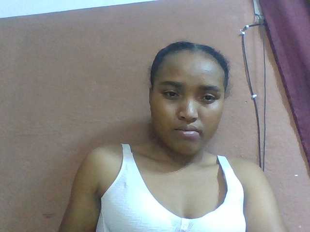 Honorine1a live cam on BongaCams