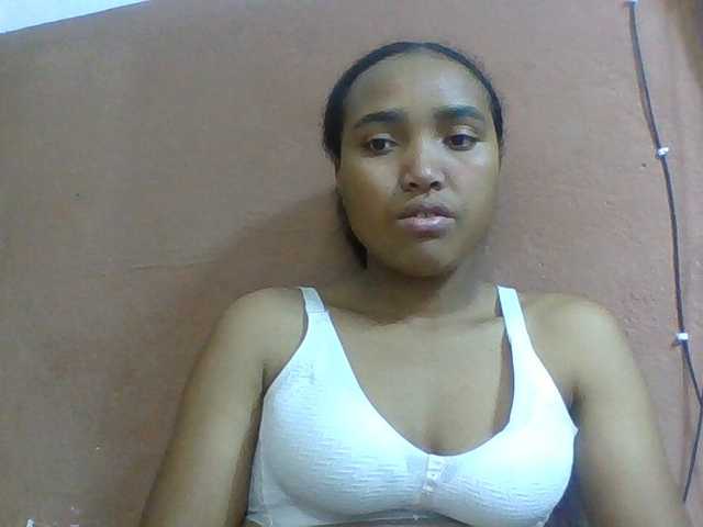 Honorine1a live cam on BongaCams