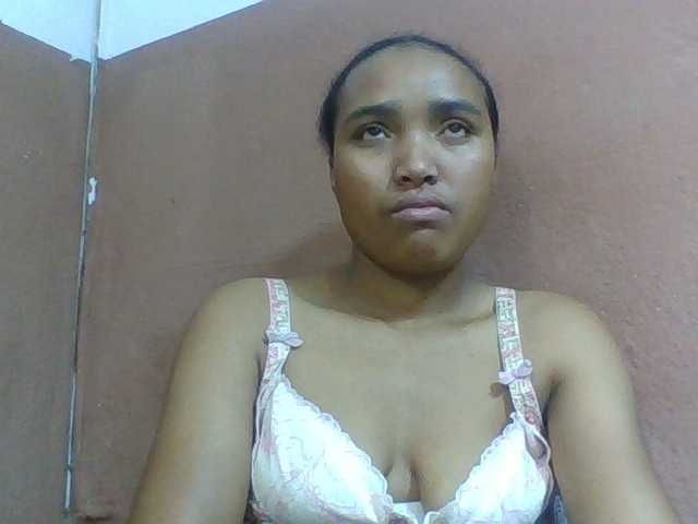 Honorine1a live cam on BongaCams