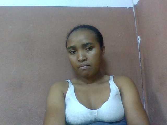 Honorine1a live cam on BongaCams