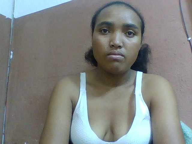 Honorine1a live cam on BongaCams