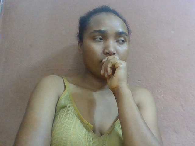 Honorine1a live cam on BongaCams