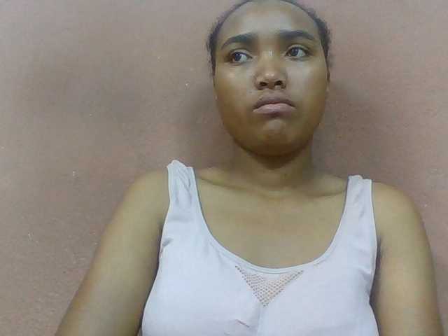 Honorine1a live cam on BongaCams