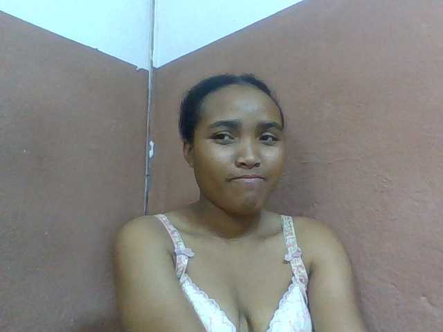 Honorine1a live cam on BongaCams