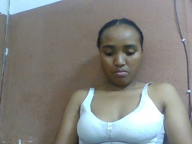 Honorine1a live cam on BongaCams