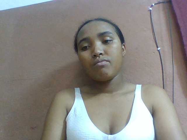 Honorine1a live cam on BongaCams