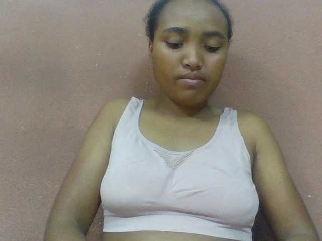 Honorine1a live cam on BongaCams