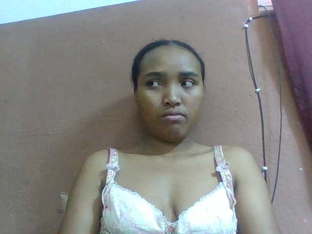 Honorine1a live cam on BongaCams