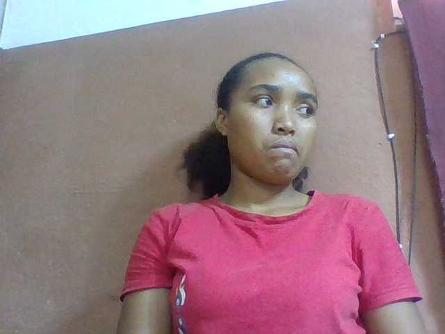 Honorine1a live cam on BongaCams