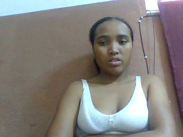 Honorine1a live cam on BongaCams