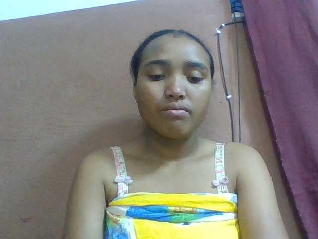 Honorine1a live cam on BongaCams