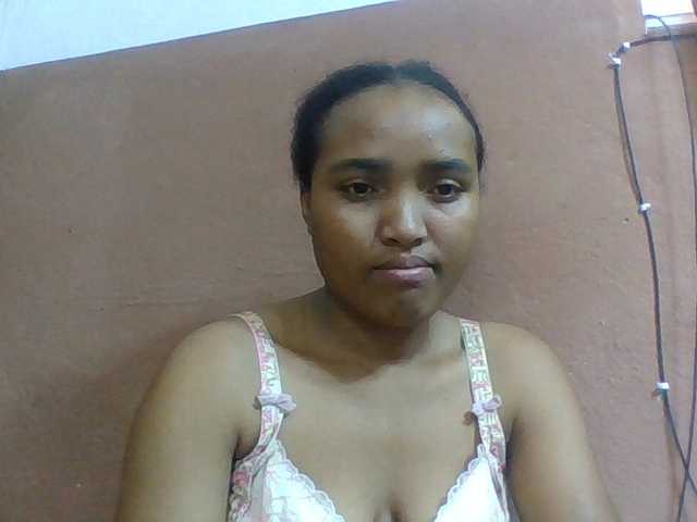 Honorine1a live cam on BongaCams