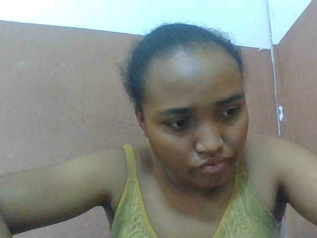 Honorine1a live cam on BongaCams