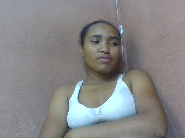 Honorine1a live cam on BongaCams