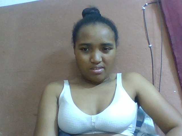 Honorine1a live cam on BongaCams