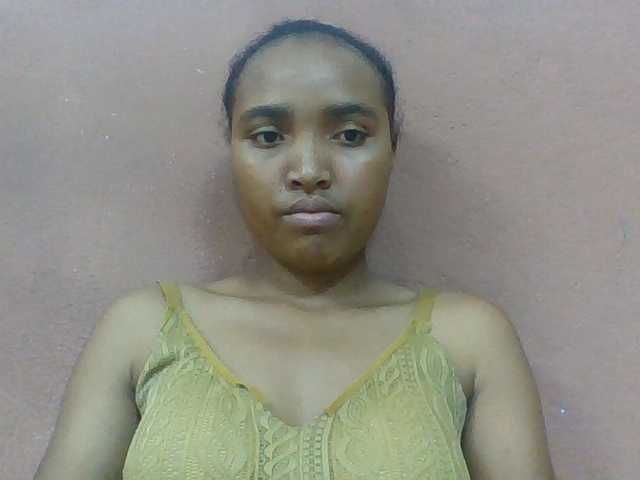 Honorine1a live cam on BongaCams