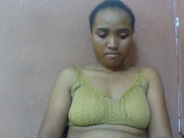 Honorine1a live cam on BongaCams