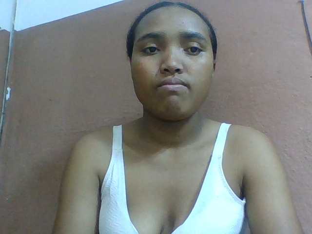 Honorine1a live cam on BongaCams
