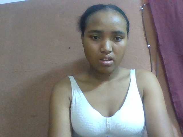 Honorine1a live cam on BongaCams