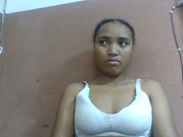 Honorine1a live cam on BongaCams