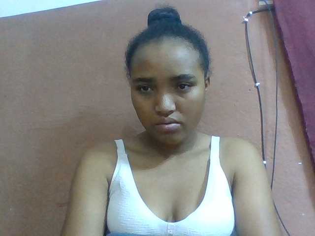 Honorine1a live cam on BongaCams