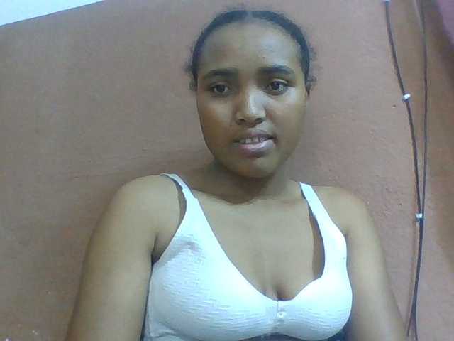 Honorine1a live cam on BongaCams
