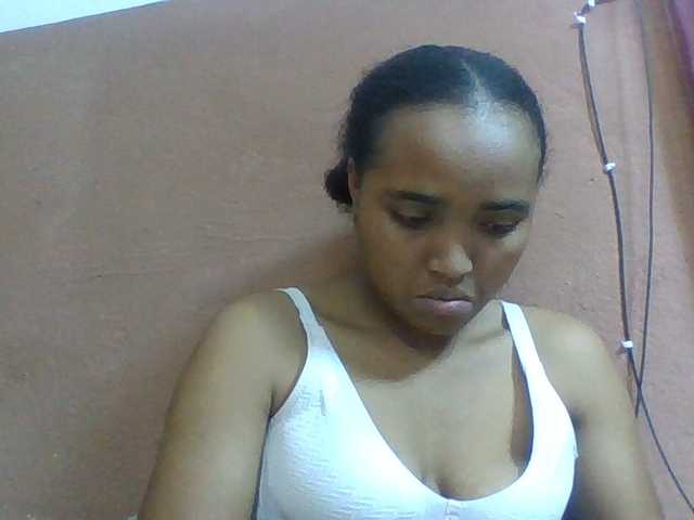 Honorine1a live cam on BongaCams