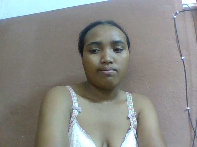 Honorine1a live cam on BongaCams