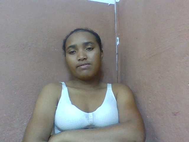 Honorine1a live cam on BongaCams