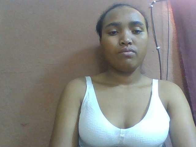Honorine1a live cam on BongaCams