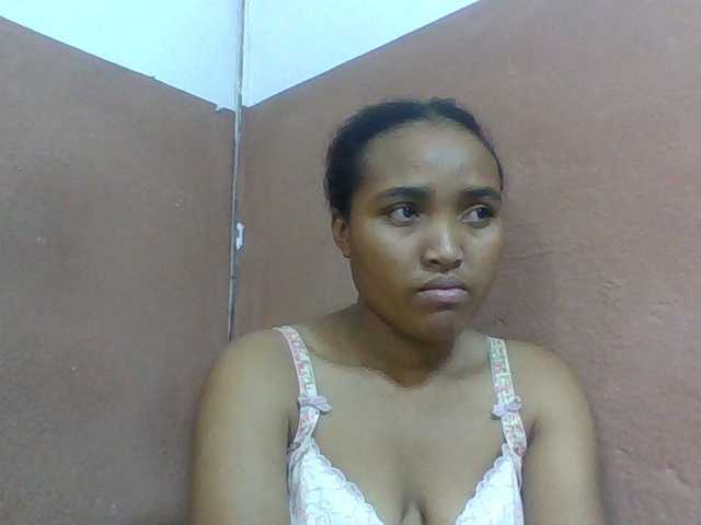 Honorine1a live cam on BongaCams