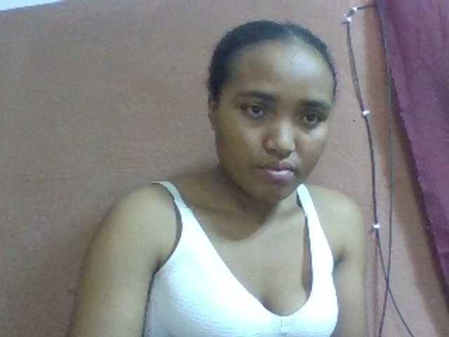 Honorine1a live cam on BongaCams