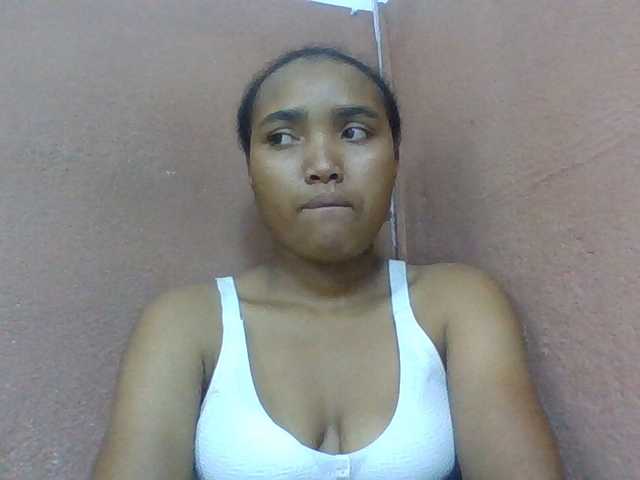 Honorine1a live cam on BongaCams