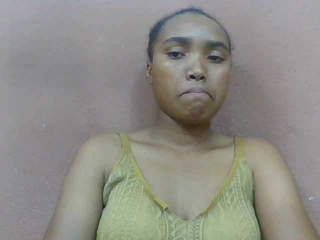 Honorine1a live cam on BongaCams