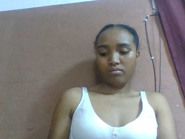 Honorine1a live cam on BongaCams