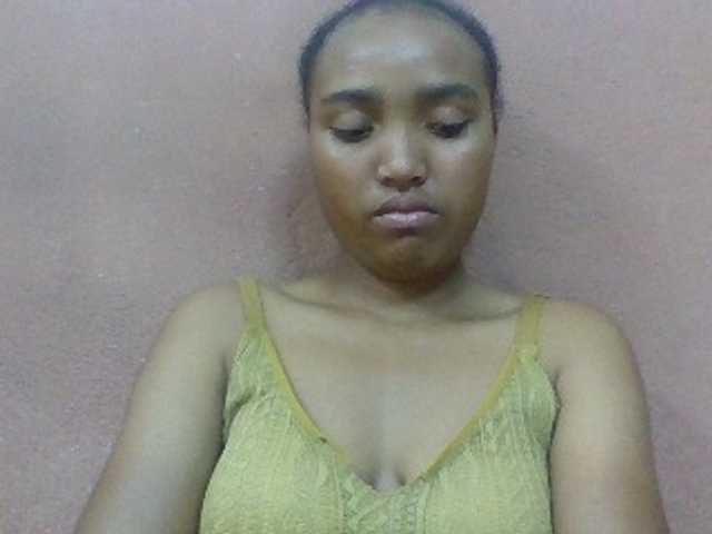 Honorine1a live cam on BongaCams