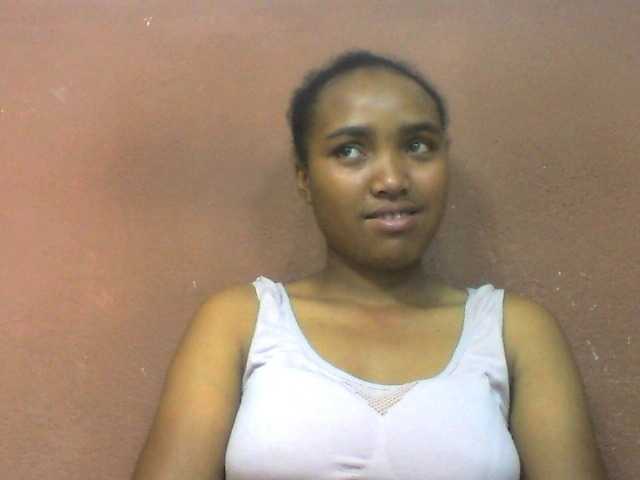 Honorine1a live cam on BongaCams