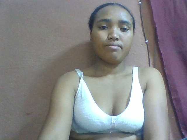 Honorine1a live cam on BongaCams