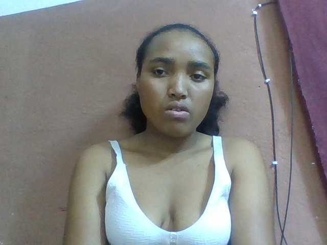 Honorine1a live cam on BongaCams
