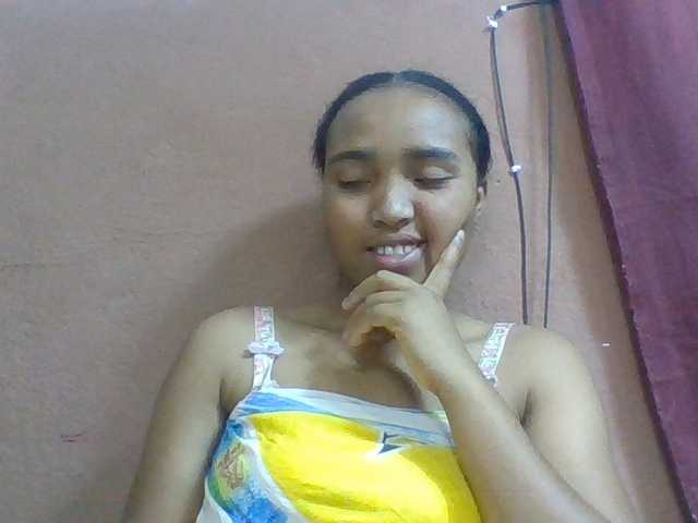 Honorine1a live cam on BongaCams