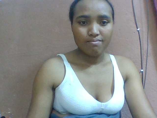 Honorine1a live cam on BongaCams