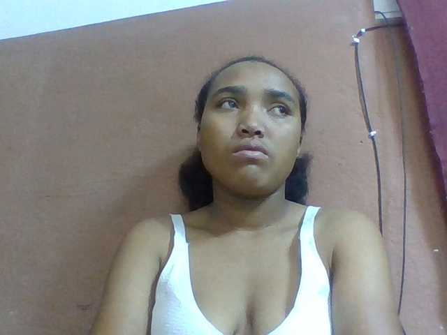 Honorine1a live cam on BongaCams