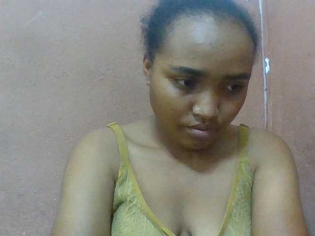 Honorine1a live cam on BongaCams