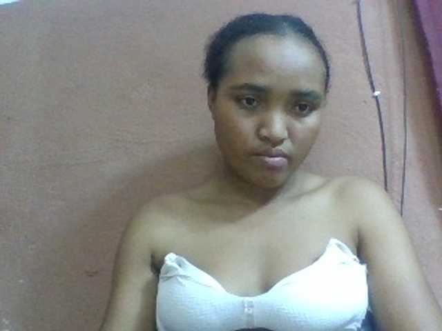 Honorine1a live cam on BongaCams