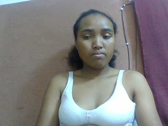 Honorine1a live cam on BongaCams