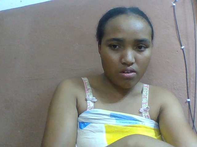 Honorine1a live cam on BongaCams