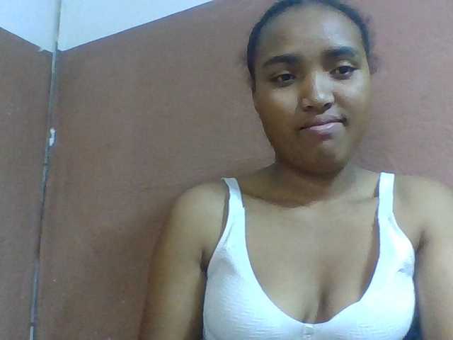 Honorine1a live cam on BongaCams